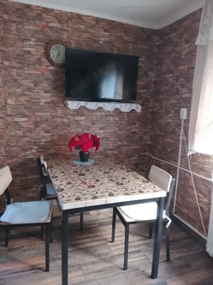 Două case intr-o curte, partial din caramidă, cu interior renovat in anul 2025, in zona bună, - imagine 5