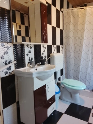 Două case intr-o curte, cu interior renovat in anul 2025, in zona bună, in orasul Chisineu-Criș - imagine 6