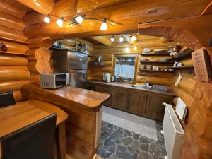 Vând Cabană 3 Dormitoare, 5 Ari Teren, Jacuzzi și Loc de Joacă - imagine 3