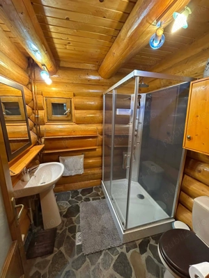 Vând Cabană 3 Dormitoare, 5 Ari Teren, Jacuzzi și Loc de Joacă - imagine 4