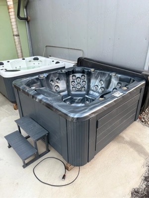 Jacuzzi piscină ciubăr