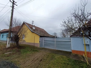 Casă cu teren generos 1.305 mp | Curtici – Arad - imagine 2