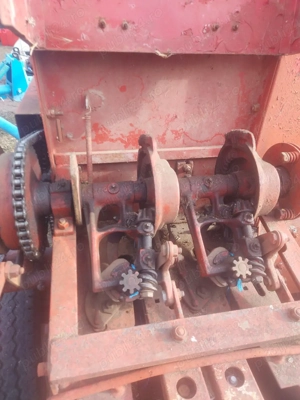 de vanzare presa baloti stare perfecta de functionare pt.mai multe detali la nr.de tel.   - imagine 3