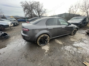 Dezmembrez Alfa Romeo 159 1.9 JTD  - imagine 6