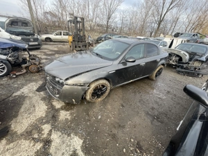 Dezmembrez Alfa Romeo 159 1.9 JTD  - imagine 3