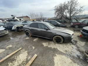 Dezmembrez Alfa Romeo 159 1.9 JTD  - imagine 4