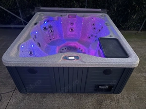 Jacuzzi jakuzzi piscina ciubar