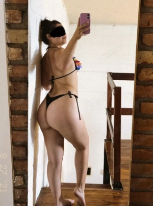 ! Doar pt barbatii care prefera fetele cu forme!!