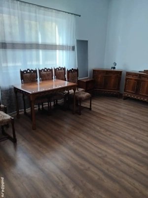 Spre vanzare casa demisol si parter decomandata garaj si teren - imagine 6