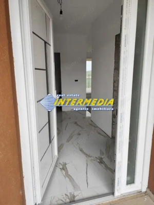 Casa Noua pe un nivel cu 4 camere cu terasa si toate utilitatile - imagine 5