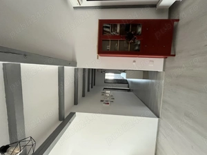 Vând apartament 4 camere in zona Zăvoi cu terasă  - imagine 2