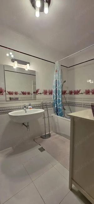 Inchiriem aparatament 3 camere mobilat lux,ARED,str Tudor Vladimirescu,Oradea - imagine 9