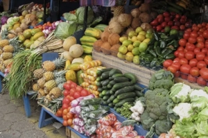 Piața Moghioros- Vanzatoare cu experiență fructe legume în Piata Moghioros 