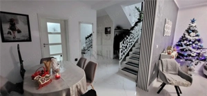 Duplex in zona centrala - mobilat si utilat - asfalt si toate utilitatile.