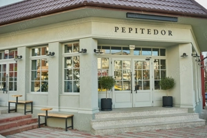 Personal servire bistro PEPITEDOR Piatra Neamt