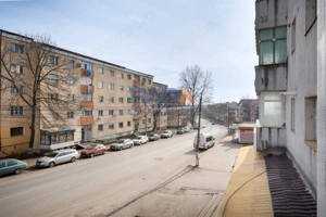 Apartament spațios cu 4 camere - renovat modern, mobilat și utilat - imagine 15