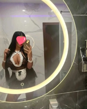 Servicii totale(caut colega)