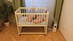 Vând pătuț din lemn