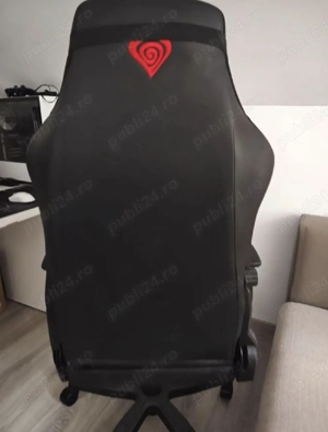 Vând Scaun gaming Genesis Nitro 890
