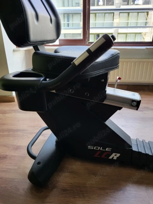 Bicicletă recumbent Sole LCR - Aproape nou, touchscreen 10.1", stare excelentă! Premium home gym - imagine 2