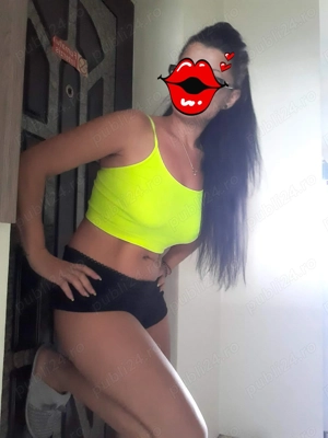 Lavinia singură în locație 