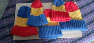 căciuli tricolore - imagine 2