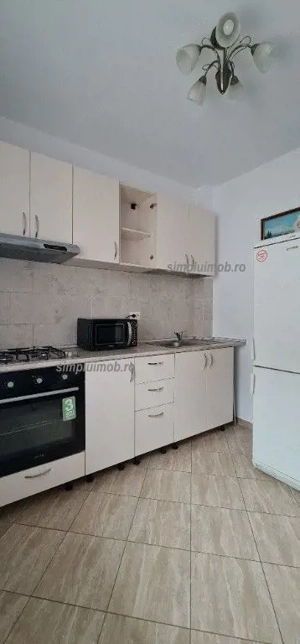 Garsoniera 1 Decembrie Bloc Nou 6 minute de metrou - imagine 3