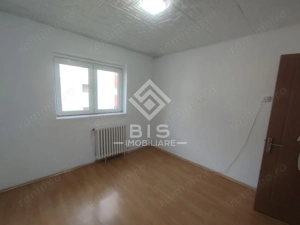 Apartament 3 camere de vanzare.