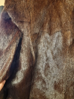 Vand haina blana in stare foarte bună M