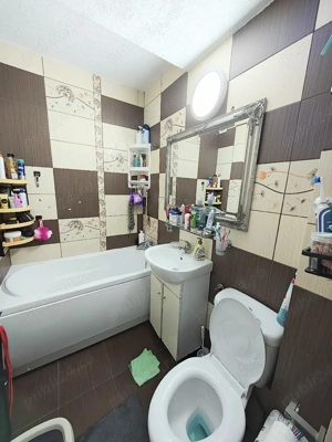 Vand apartament cu 2 camere în Hunedoara, zona Traian vuia, etaj 3. Pret 33000   - imagine 5