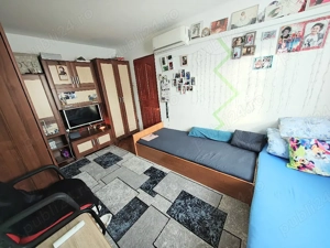 Vand apartament cu 2 camere în Hunedoara, zona Traian vuia, etaj 3. Pret 33000   - imagine 2