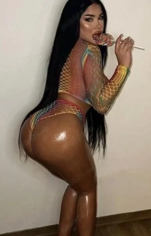 Giulya Prima In Orasul Tau Doar Deplasari - imagine 4