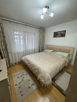 Vand apartament cu 3 camere bloc 1990