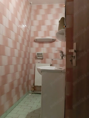 Apartament spațios 3 camere, zona centrala , Poli 2 - imagine 8