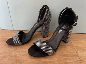 Sandale cu toc gros si strasuri 38