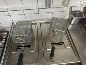 o friteuză profesională dublă din oțel inoxidabil