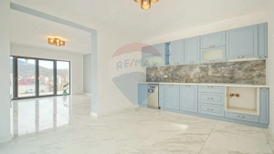 Casă / Vilă cu 5 camere de vânzare în zona Bunloc - imagine 11