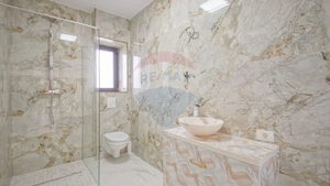 Casă / Vilă cu 5 camere de vânzare în zona Bunloc - imagine 12