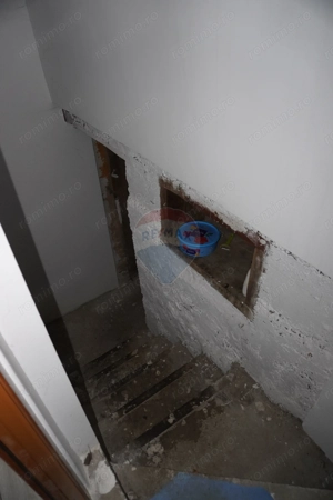 Casă cu 5 camere de vânzare, str. Dragoș Vodă - imagine 16