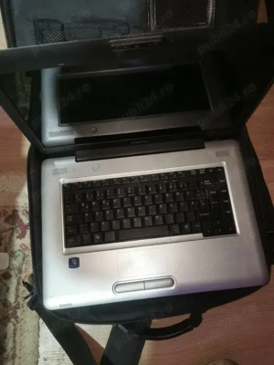 Doua leptop funcțional veche cu geanta