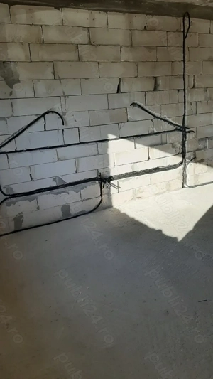 Casa la rosu - imagine 5