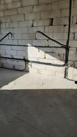 Casa la rosu - imagine 7