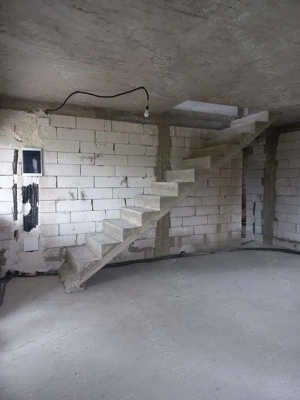 Casa la rosu - imagine 6