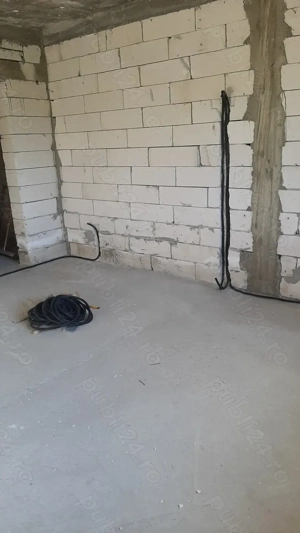 Casa la rosu - imagine 3