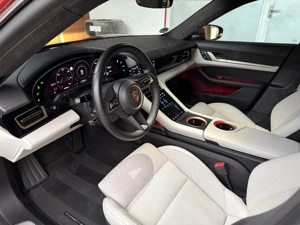 Porsche Taycan 4S CT - an 2022 - 571 CP - TVA deductibil - imagine 8