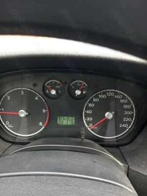 Vând Ford focus breakfast.an fabricație 2006.km 286000.itp până în  decembrie 2026.cinci uși cârlig, - imagine 4