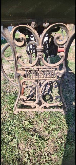 vand masina de cusut veche - imagine 5