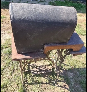 vand masina de cusut veche - imagine 2