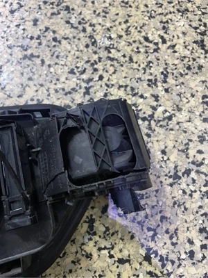 usă priza electrica BMW 330e - imagine 2