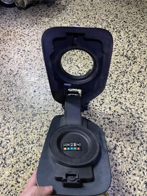 usă priza electrica BMW 330e - imagine 4